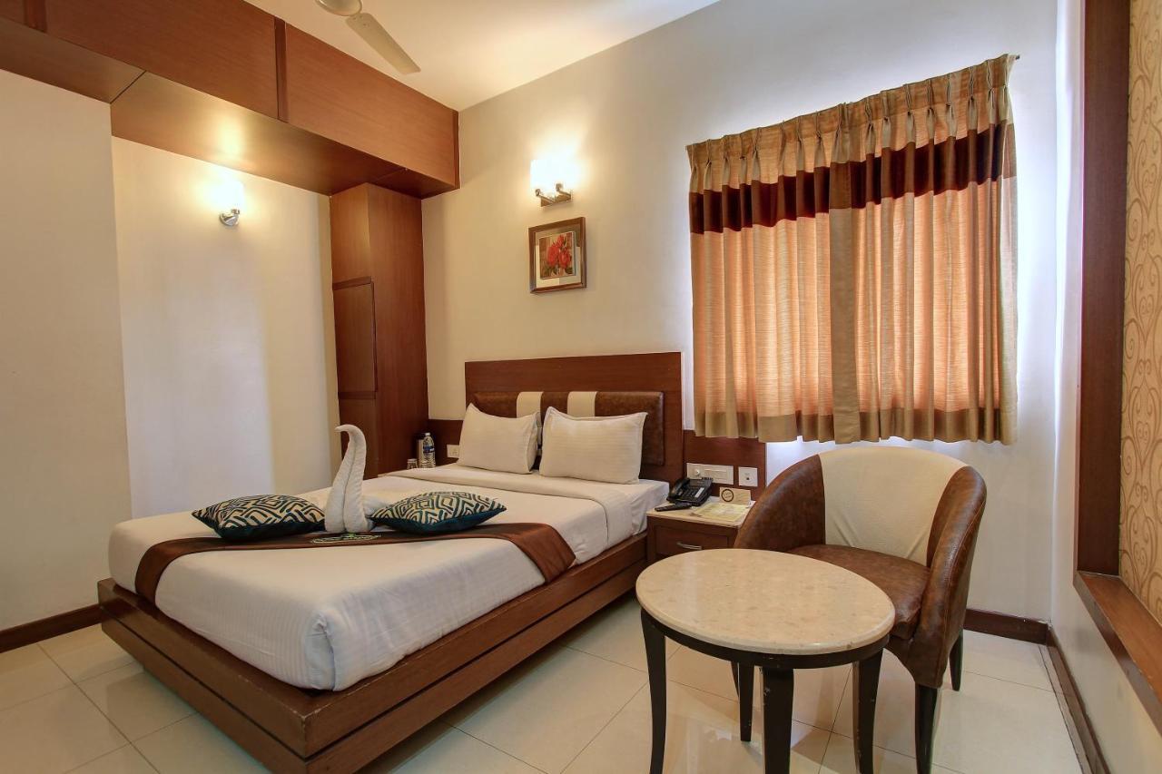 Hotel Prince Gardens Coimbatore Exteriör bild