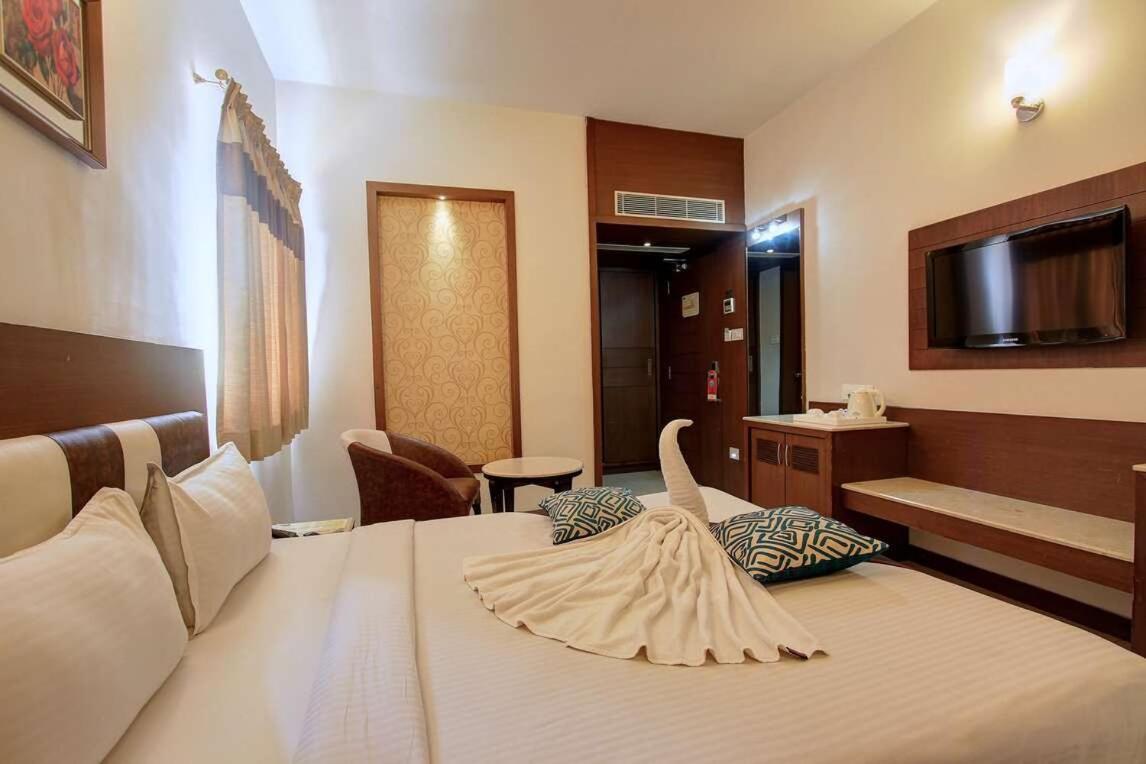 Hotel Prince Gardens Coimbatore Exteriör bild