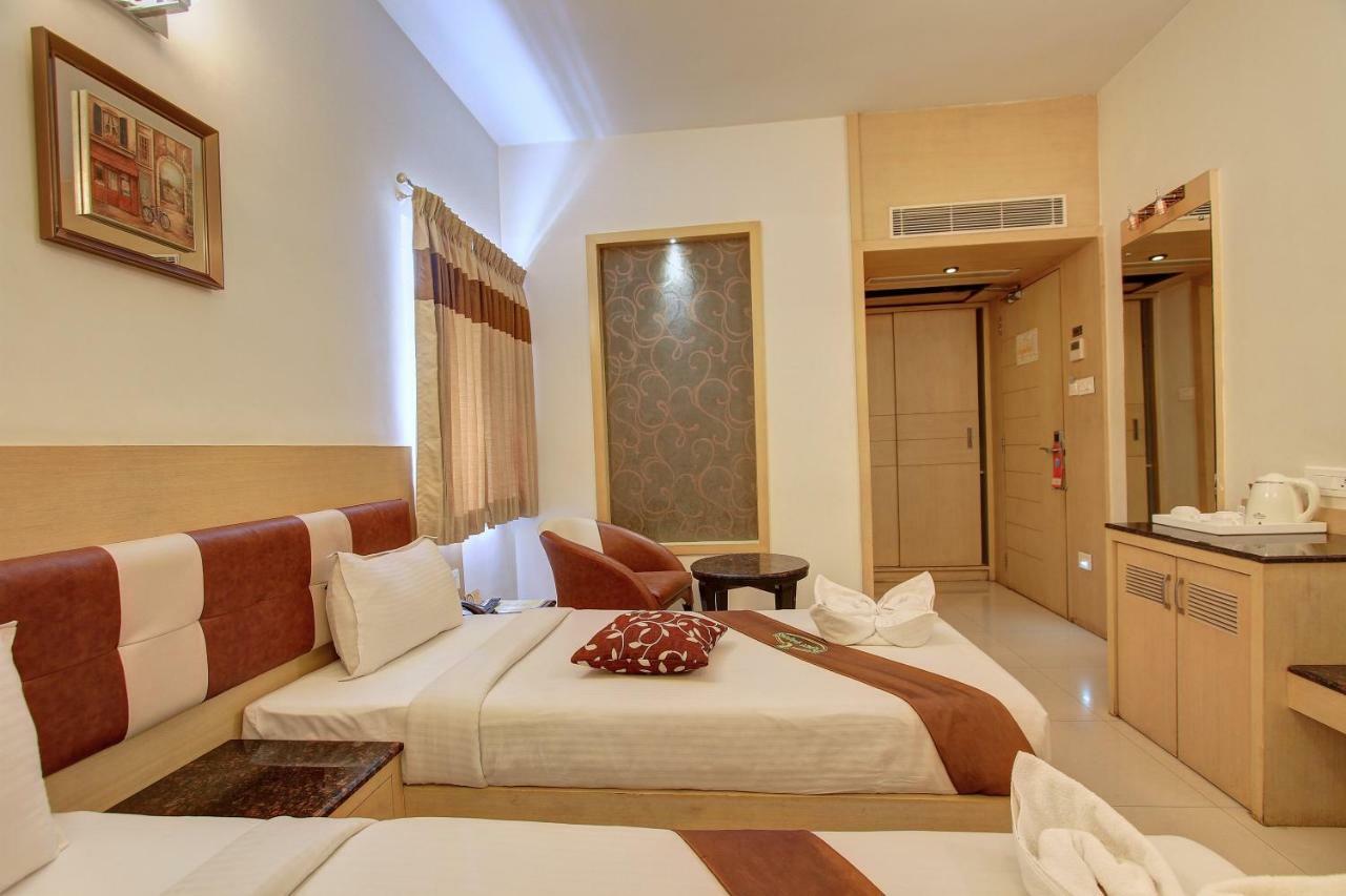 Hotel Prince Gardens Coimbatore Exteriör bild