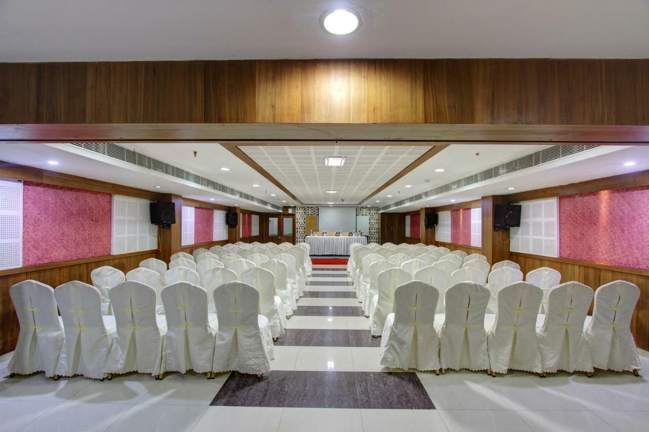 Hotel Prince Gardens Coimbatore Exteriör bild
